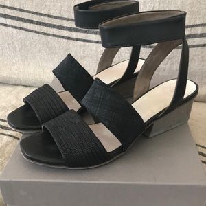 Coclico black sandal with Velcro ankle closing 8